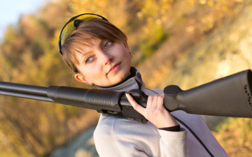 Картинка девушки -unsort+ девушки+с+оружием девушка взгляд фон оружие