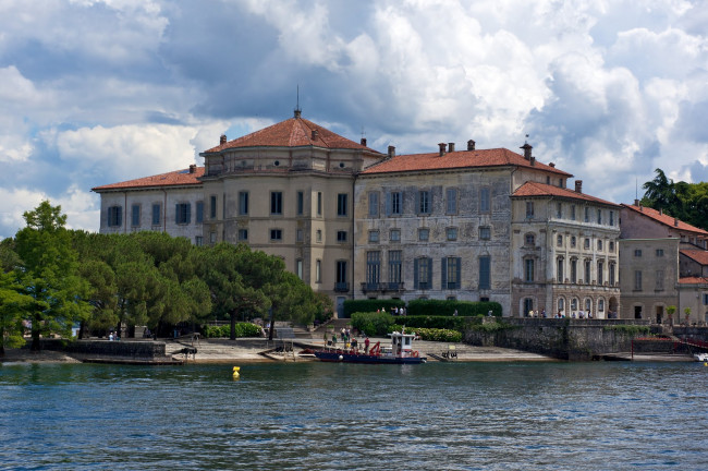 Обои картинки фото palazzo, borromeo, города, здания, дома, пьемонт