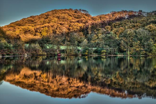 Обои картинки фото ercall, hill, shropshire, england, природа, реки, озера, лес, англия, озеро, холмы, мост, отражение, осень