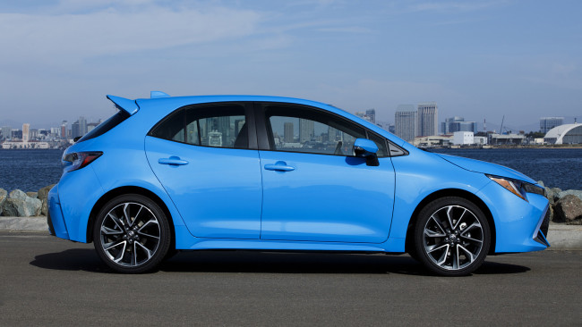 Обои картинки фото toyota corolla hatchback 2019, автомобили, toyota, blue, 2019, corolla, hatchback