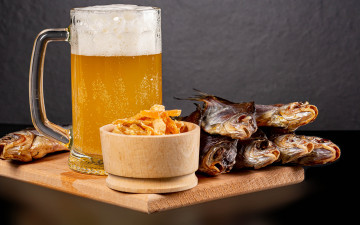 Картинка еда напитки +пиво бокал пена пиво сушеная рыба