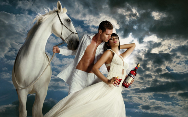 Обои картинки фото разное, мужчина женщина, пара, лошадь, облака, бутылка, бокал