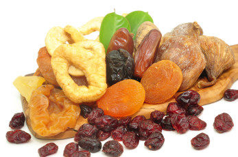 обоя еда, фрукты, ягоды, белый, фон, композиция, финики, курага, виноград, изюм, сухофрукты