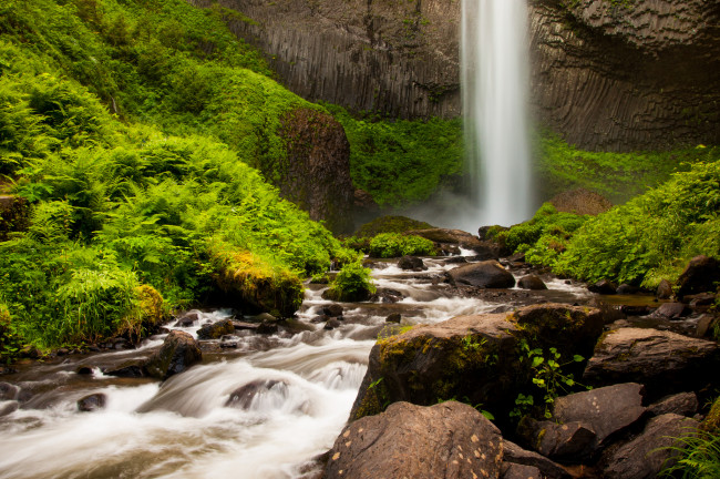 Обои картинки фото природа, водопады, мох, поток, камни, вода