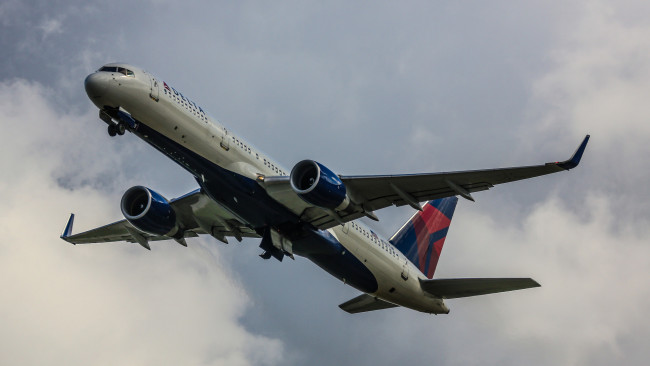 Обои картинки фото boeing 757, авиация, пассажирские самолёты, авиалайнер