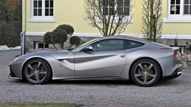 Обои картинки фото ferrari, f12, автомобили, италия, спортивные, гоночные, s, p, a