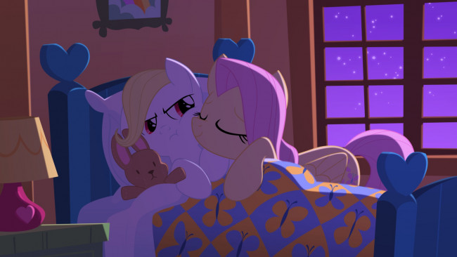Обои картинки фото мультфильмы, my little pony, пони, кровать