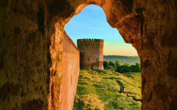Картинка города -+дворцы +замки +крепости ракурс стена башня зелень бойницы