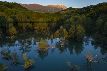 Картинка италия природа реки озера деревья водоем горы