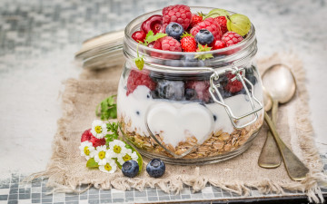 Картинка еда мюсли +хлопья цветы малина ромашки йогурт ягоды завтрак вишня овсянка черника