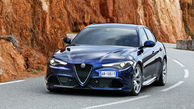 Обои картинки фото alfa romeo giulia quadrifoglio 2017, автомобили, alfa romeo, giulia, alfa, romeo, 2017, quadrifoglio