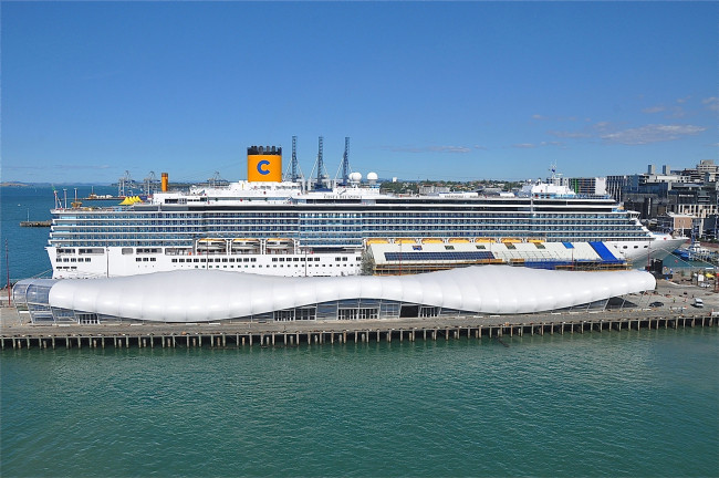 Обои картинки фото корабли, лайнеры, порт, новая, зеландия, окленд, терминал