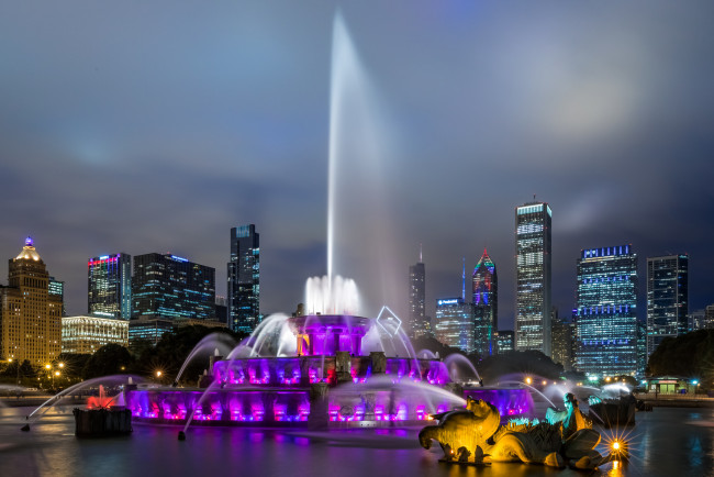 Обои картинки фото города, - фонтаны, свет, фонтан, город, фигура, вода