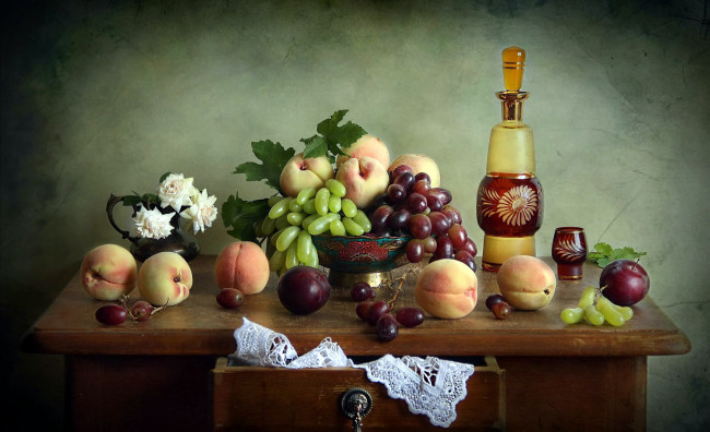 Обои картинки фото еда, фрукты,  ягоды, персики, виноград, розы