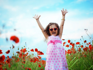 Картинка разное дети девочка очки платье поле маки радость
