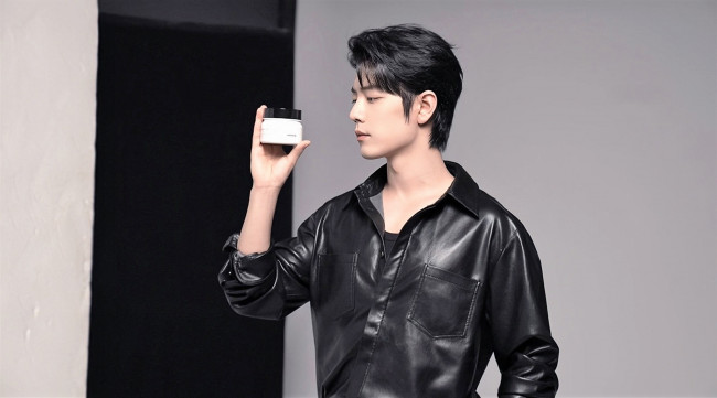 Обои картинки фото мужчины, xiao zhan, актер, рубашка, крем