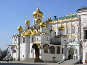 Картинка благовещенский собор московского кремля города москва россия купола кресты позолота