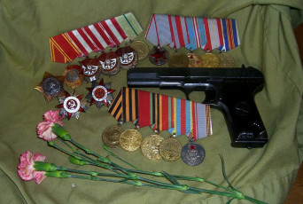 Картинка разное награды гимнастерка пистолет медали ордена гвоздики