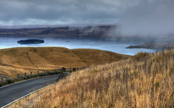 Картинка природа реки озера остров озеро дорога туман