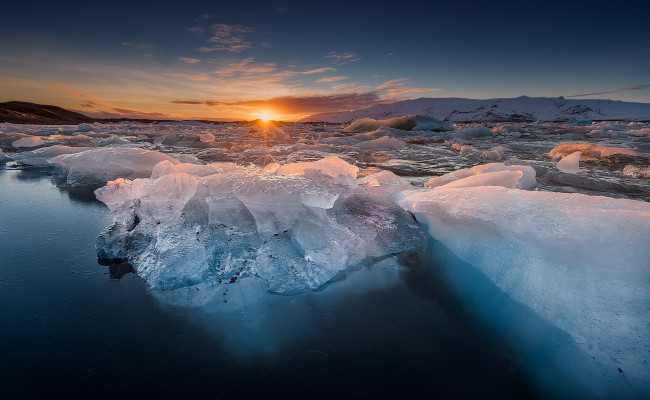 Обои картинки фото природа, айсберги и ледники, солнце, лед, вода, рассвет, снег