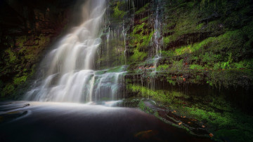 Картинка природа водопады мох камни поток вода водопад зелень