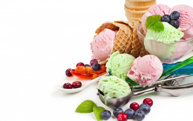 Обои картинки фото еда, мороженое,  десерты, dessert, ice, cream, blueberry, клюква, черника, ягоды, десерт, вафли