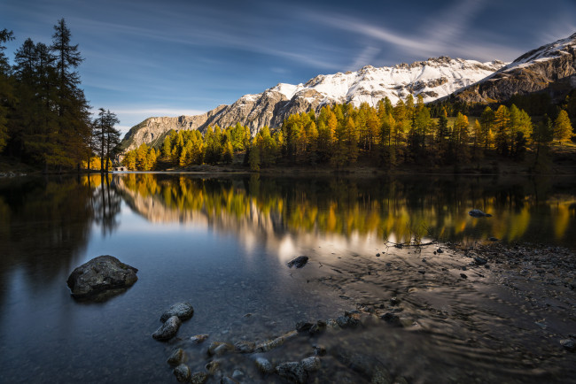 Обои картинки фото природа, реки, озера, осень, озеро, камни, лес, горы, снег