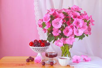 Картинка еда натюрморт лаватера лето слива цветы чашка фрукты сливовое варение флора