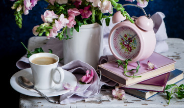 Картинка еда кофе +кофейные+зёрна натюрморт будильник цветы