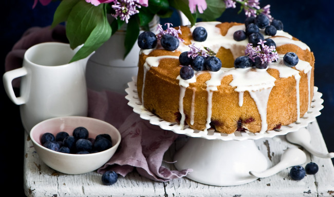 Обои картинки фото еда, пироги, выпечка, цветы, ягоды, черника, пирог