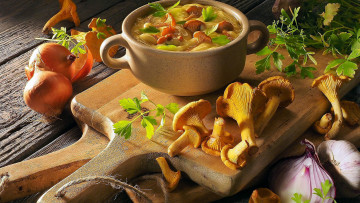 Картинка еда первые+блюда суп грибной лисички лук