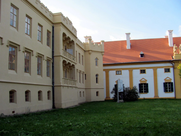 Обои картинки фото lednice castle, города, замок леднице , чехия, lednice, castle