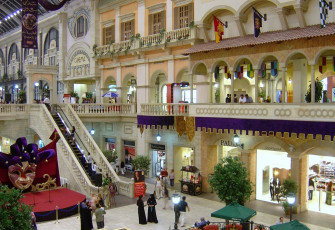 Картинка интерьер казино торгово развлекательные центры маска флаги эскалатор магазины