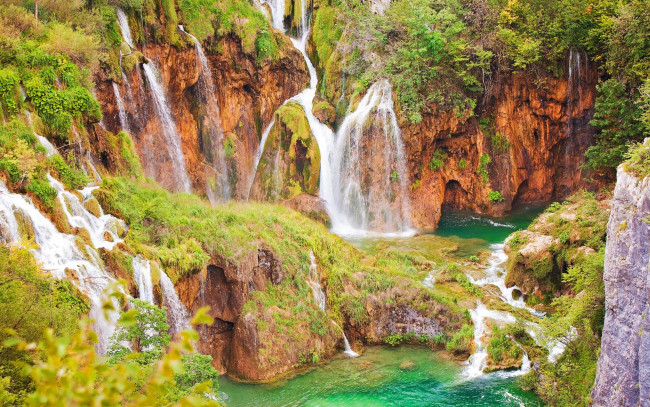 Обои картинки фото природа, водопады, водопад, деревья, лес, скалы