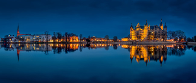 Обои картинки фото города, замок шверин , германия, oзеро, замок, schwerin, castle, спокойная, гладь, архитектура