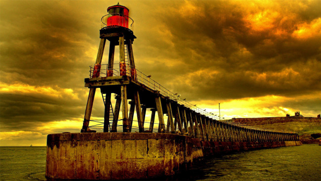 Обои картинки фото amazing, lighthouse, scape, природа, маяки, море, берег, мостик, маяк, тучи