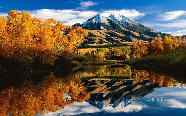 Обои картинки фото природа, пейзажи, осень, отражение, деревья, горы, река