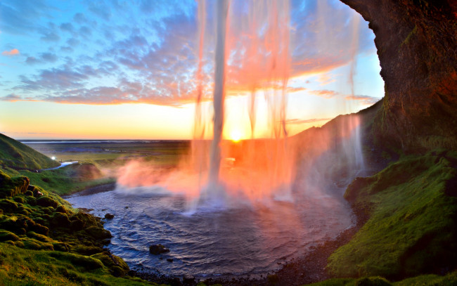 Обои картинки фото simply, beautiful, природа, водопады, простор, грот, равнина, водопад, облака, seljalandsfoss, iceland, селйяландсфосс, исландия, закат, поток