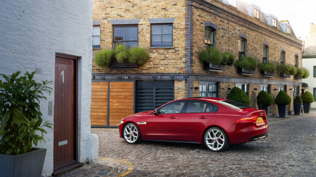 Обои картинки фото 2014 jaguar xe, автомобили, jaguar, металлик, город, красный