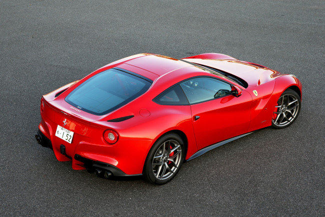 Обои картинки фото автомобили, ferrari, f12, berlinetta, jp-spec, 2013г, красный