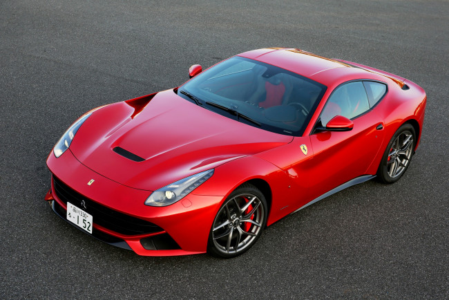 Обои картинки фото автомобили, ferrari, f12, berlinetta, jp-spec, 2013г, красный