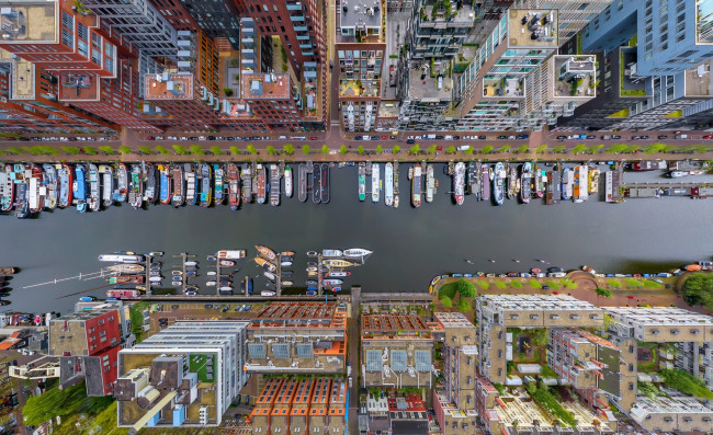 Обои картинки фото города, амстердам , нидерланды, панорама, улица, канал, дома, здания, лодки