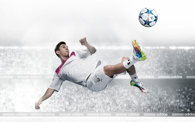 Обои картинки фото спорт, футбол, известный, футболист, лионель, месси, бьет, по, мячу