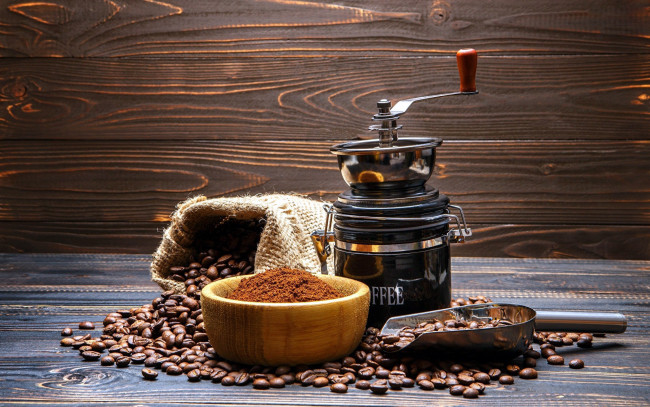 Обои картинки фото еда, кофе,  кофейные зёрна, кофемолка, зерна, молотый