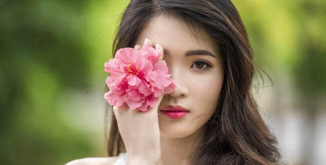 Обои картинки фото девушки, - азиатки, азиатка, цветок, портрет
