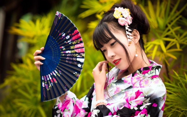 Обои картинки фото девушки, - азиатки, азиатка, кимоно, веер