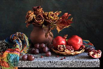 Картинка еда натюрморт гранат виноград платок листья кувшин