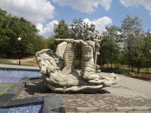 Картинка города памятники скульптуры арт объекты трезубец нептун русалки кони скульптура парк бассейн