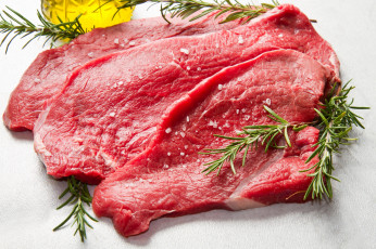 Картинка еда мясные+блюда мясо свежее соль розмарин