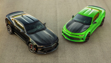 Картинка chevrolet+camaro+1le+green+and+camaro+ss+1le+black+2017 автомобили camaro ss green chevrolet 2017 black 1le